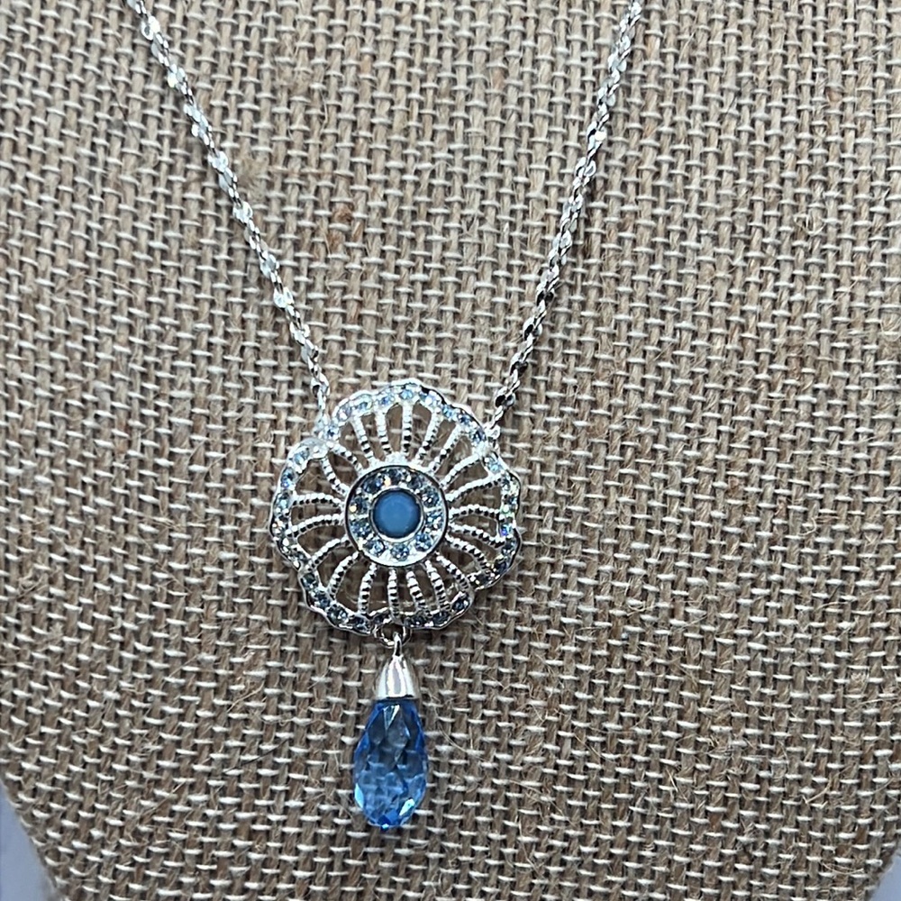 BRAND NEW Givenchy 16” Drop Crystal Pendant Necklace. - Picture 4 of 13